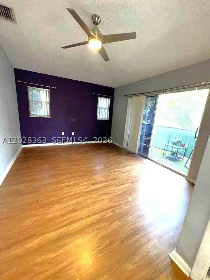 3263 Nw 44th St #2 - Photo 6 of 15