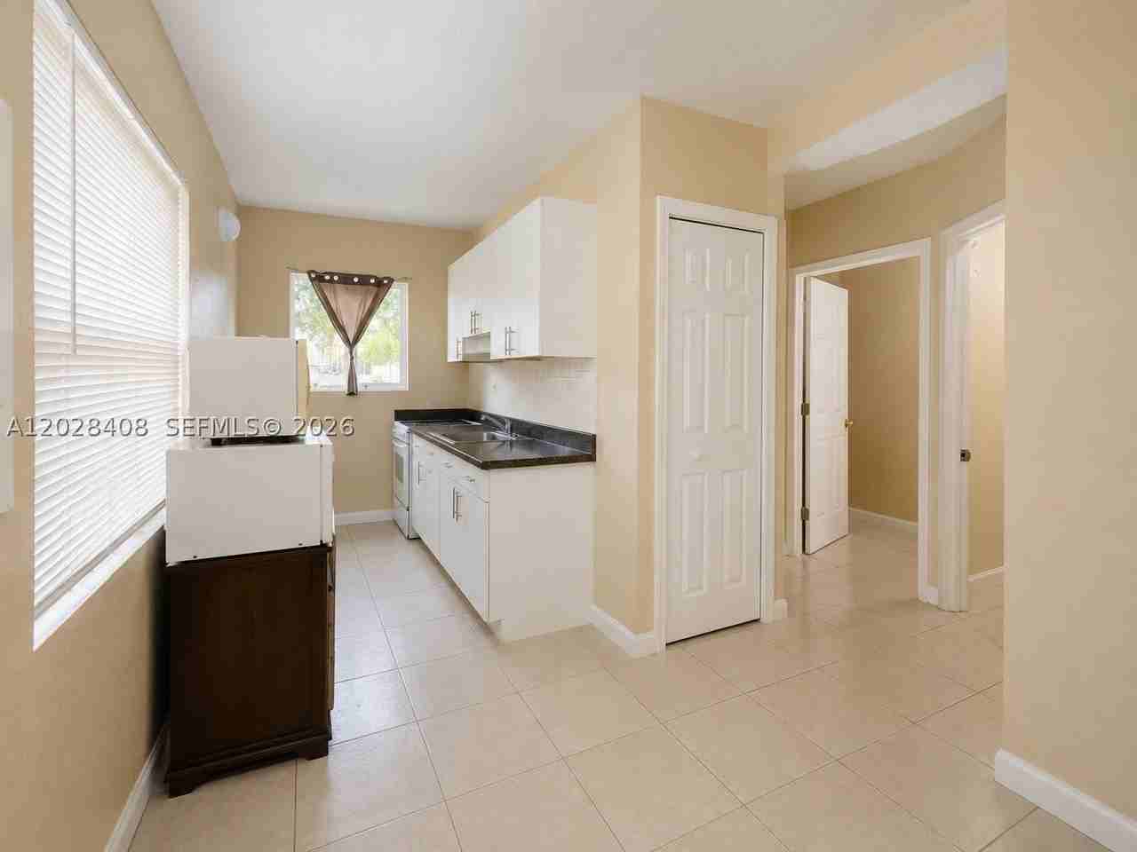 520 Sw 6th Ave #2 - Photo 5 of 9