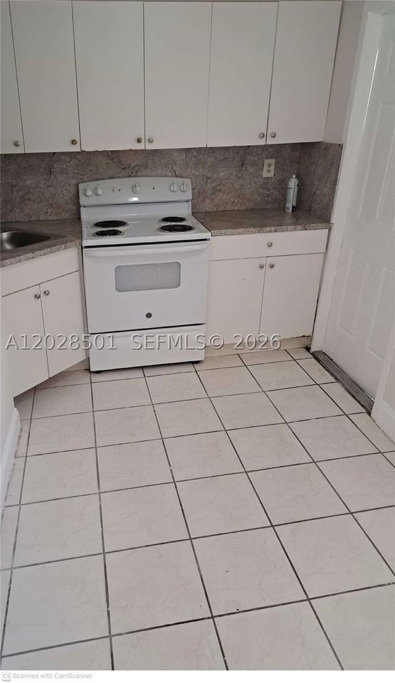 1362 Sw 2nd St #7 - Photo 2 of 4