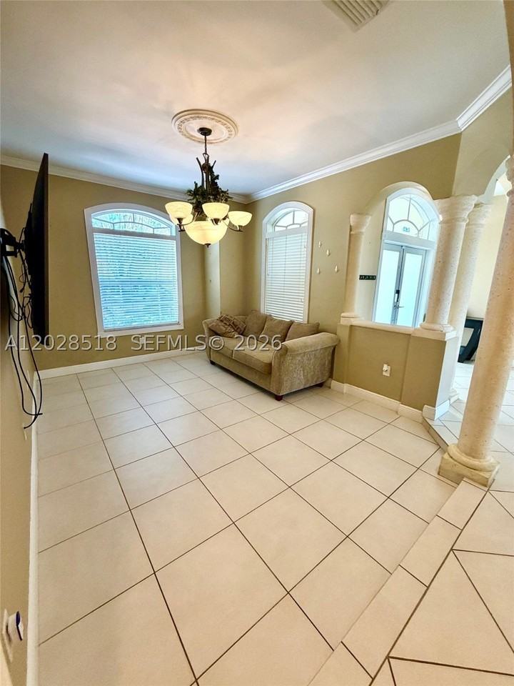 9444 Sw 78th St #0 - Photo 4 of 11