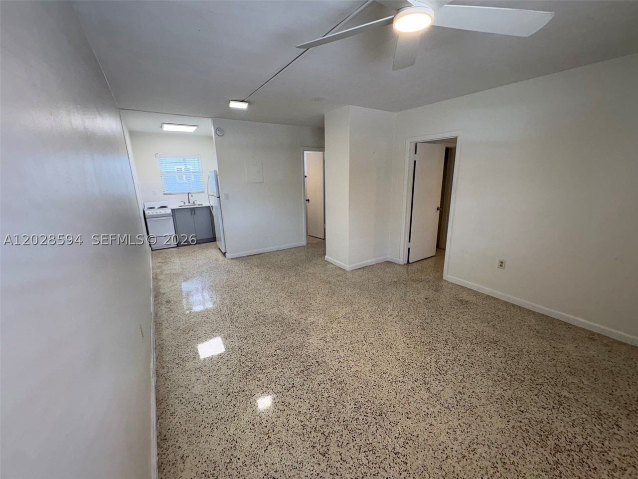 320 W 10th St #3 - Photo 2 of 12