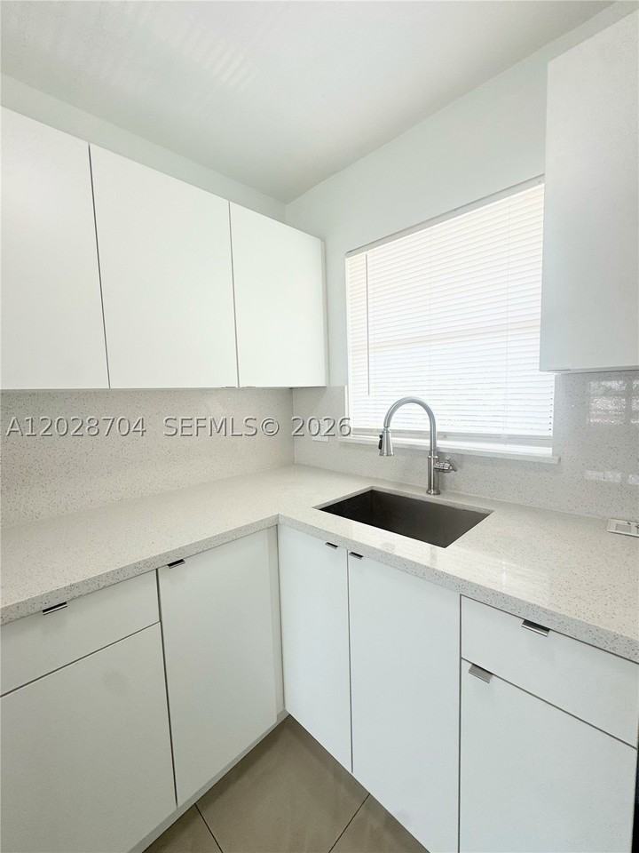 8110 Sunrise Lakes Blvd #307 - Photo 3 of 10