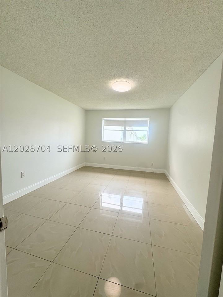 8110 Sunrise Lakes Blvd #307 - Photo 7 of 10