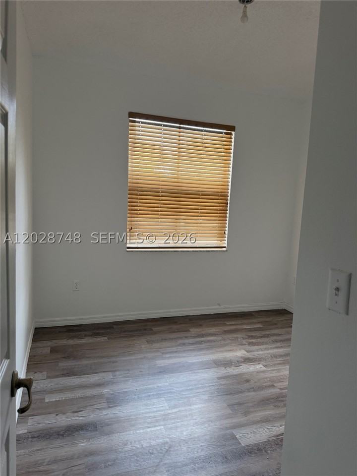 994 Ne 42nd Ter #0 - Photo 3 of 14