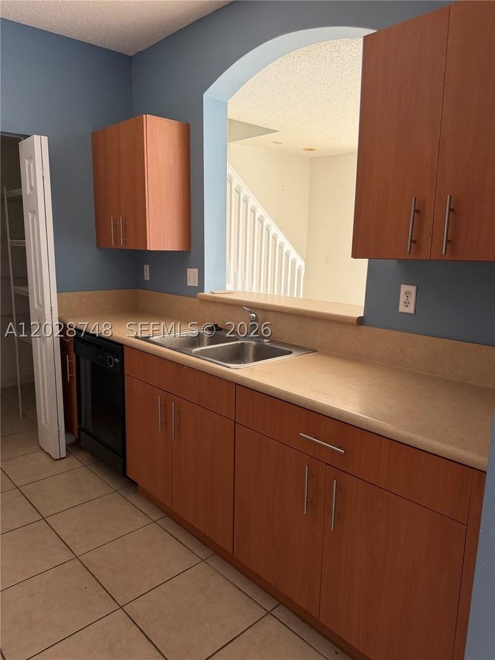 994 Ne 42nd Ter #0 - Photo 6 of 14