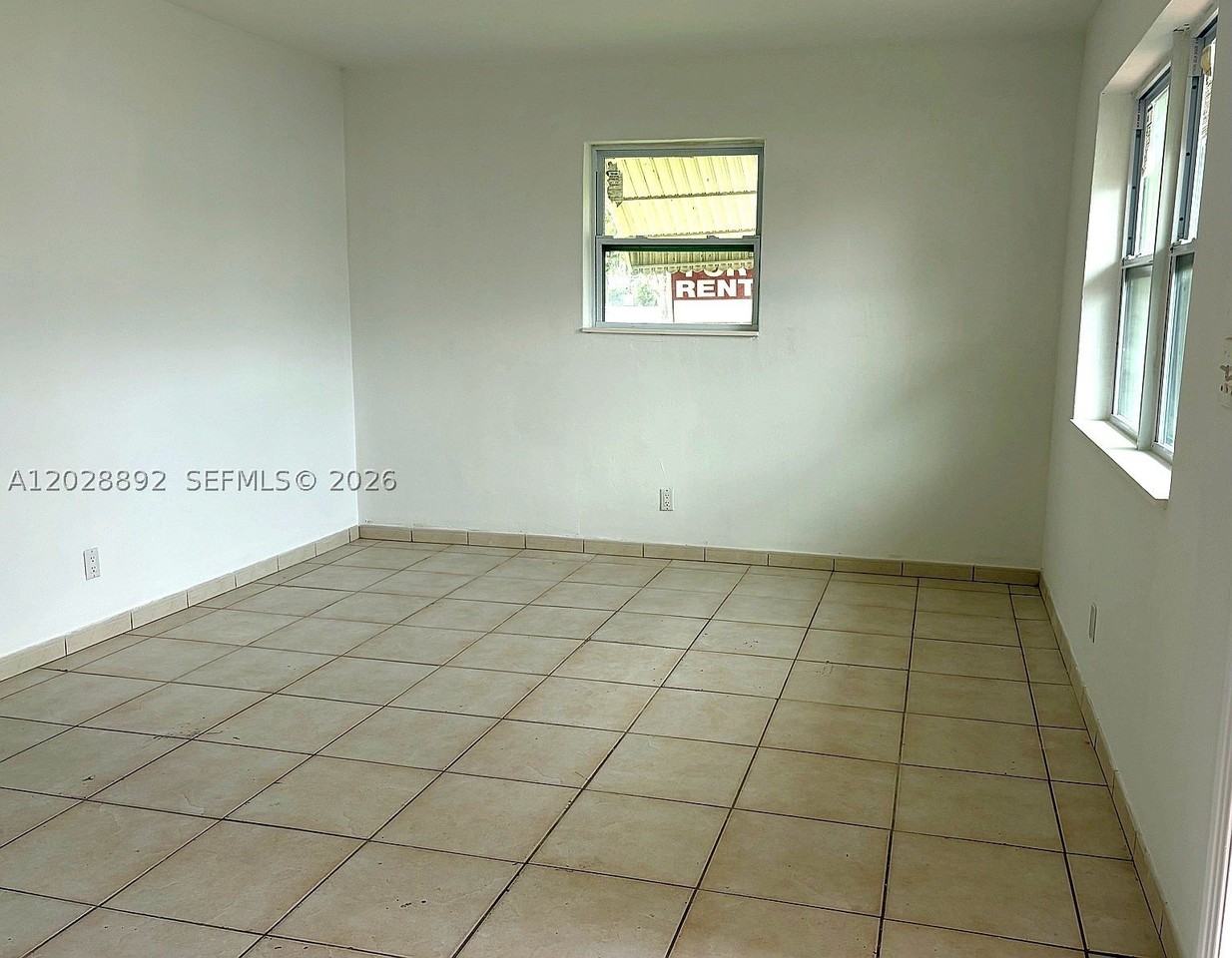 1629 Taft St #1-2 - Photo 4 of 10