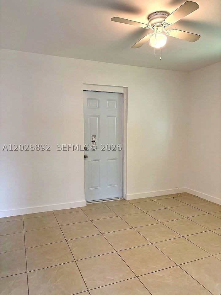 1629 Taft St #1-2 - Photo 6 of 10