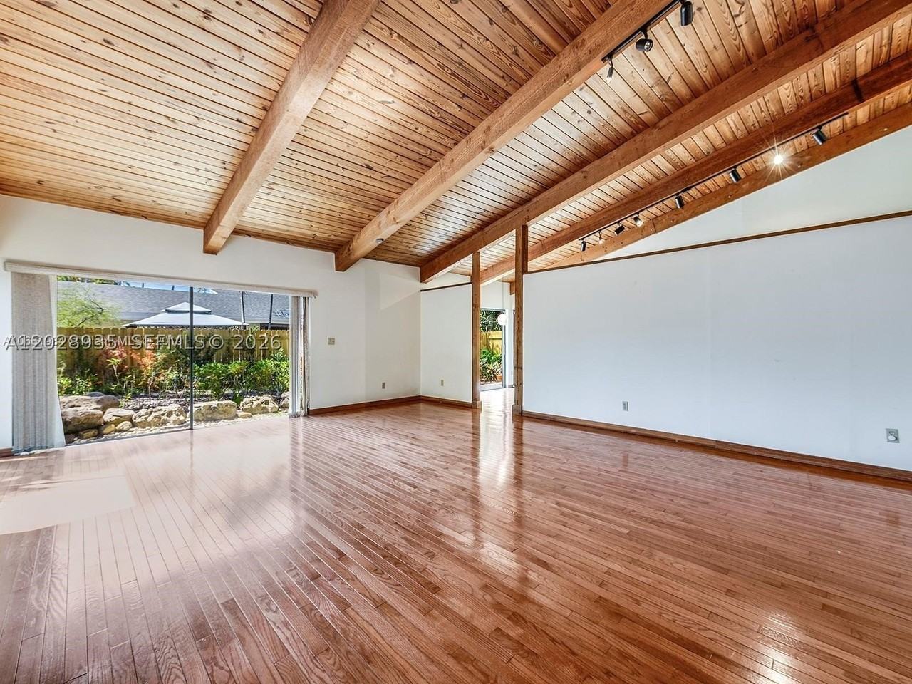 9055 Sw 78th Ct - Photo 4 of 16