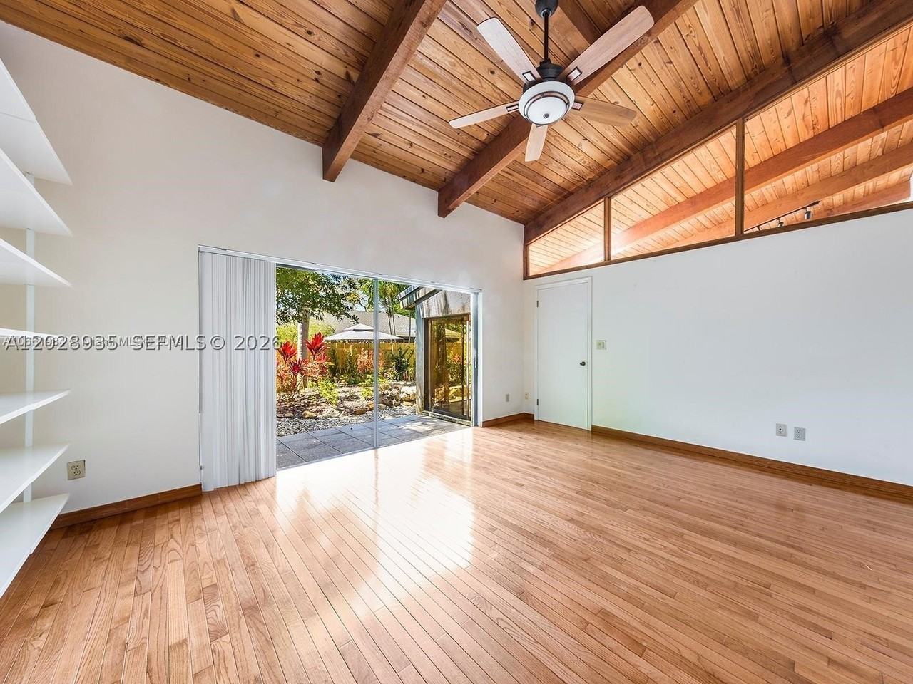 9055 Sw 78th Ct - Photo 5 of 16