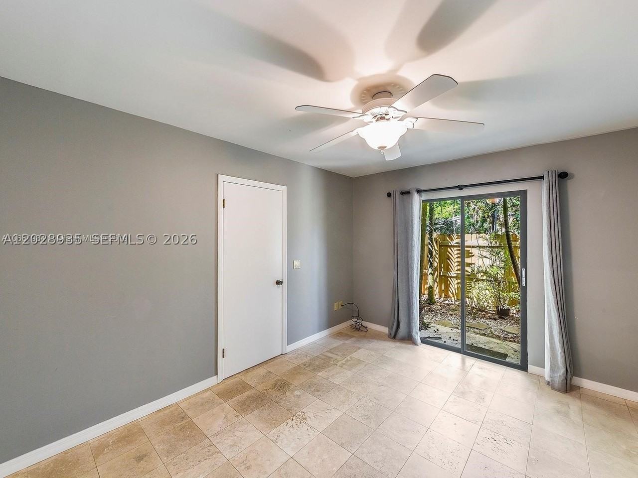 9055 Sw 78th Ct - Photo 7 of 16