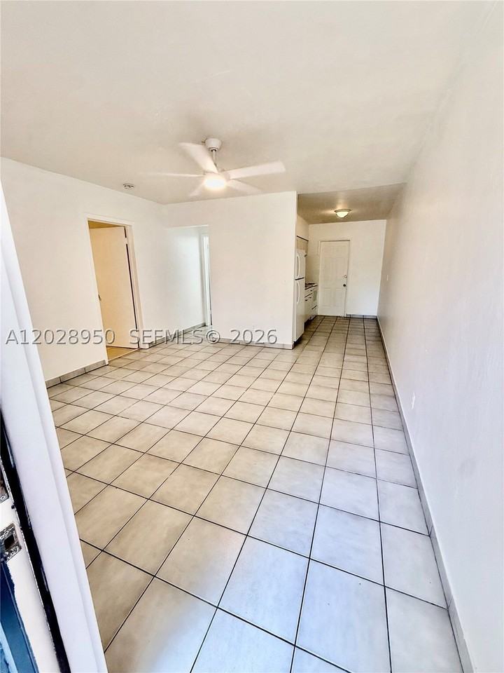 717 Sw 13th Ave #2 - Photo 6 of 10