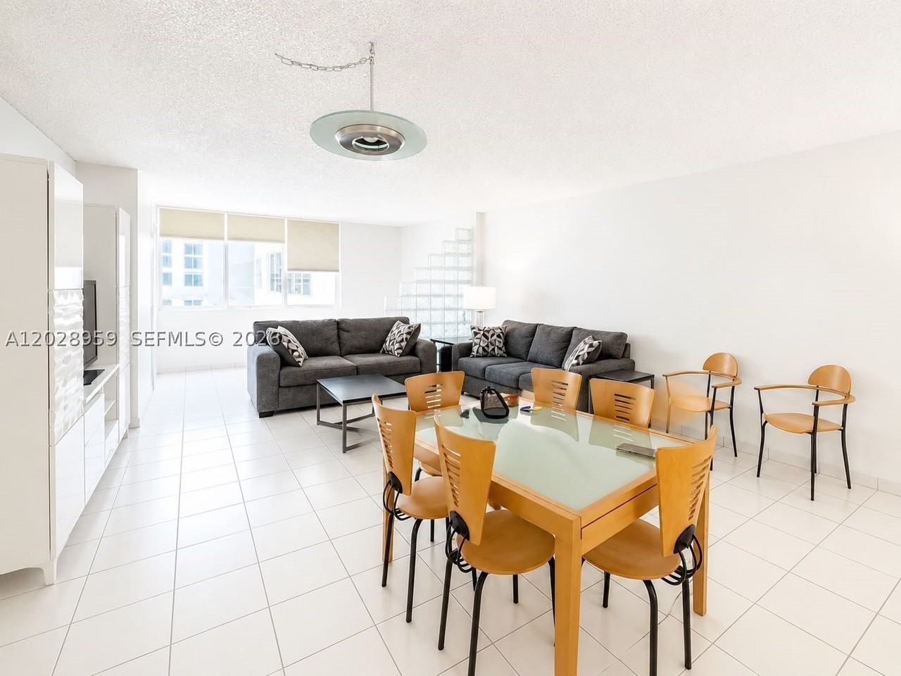 5005 Collins Ave #616 - Photo 6 of 35