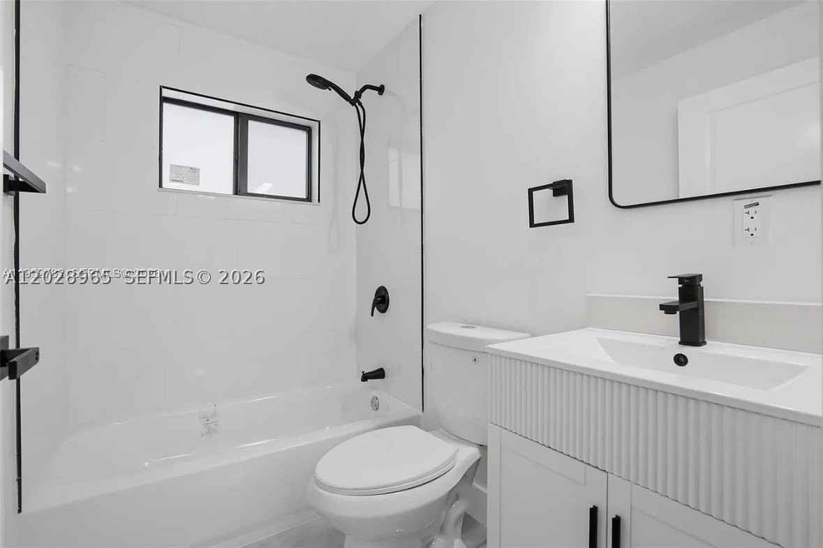 1411 Nw 40th St #1 - Photo 4 of 10