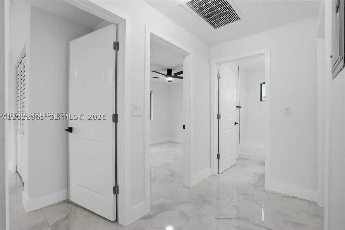 1411 Nw 40th St #1 - Photo 7 of 10