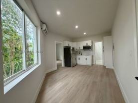 2425 Sw 6th St #6 - Photo 1 of 1
