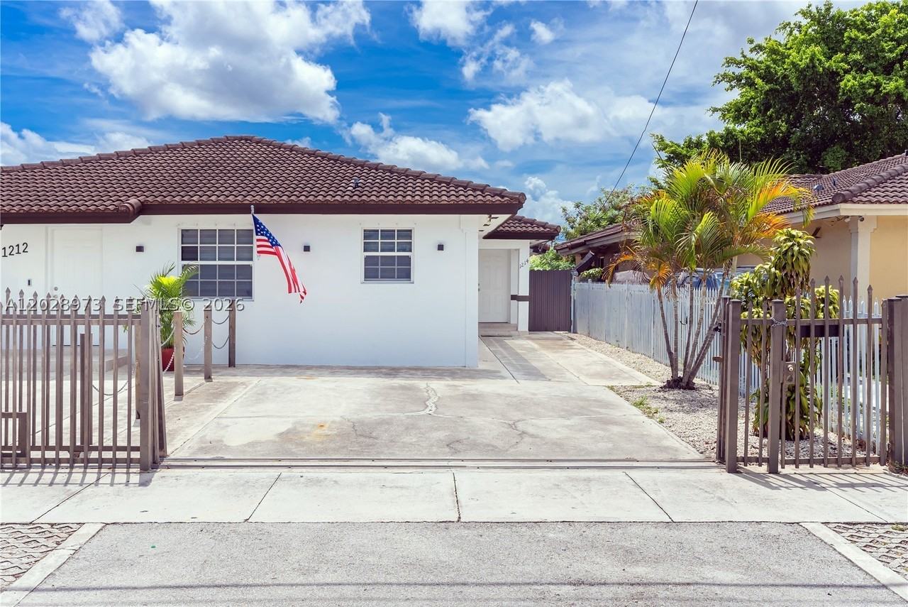 1214 Nw 34th Ave #1214 - Photo 3 of 21