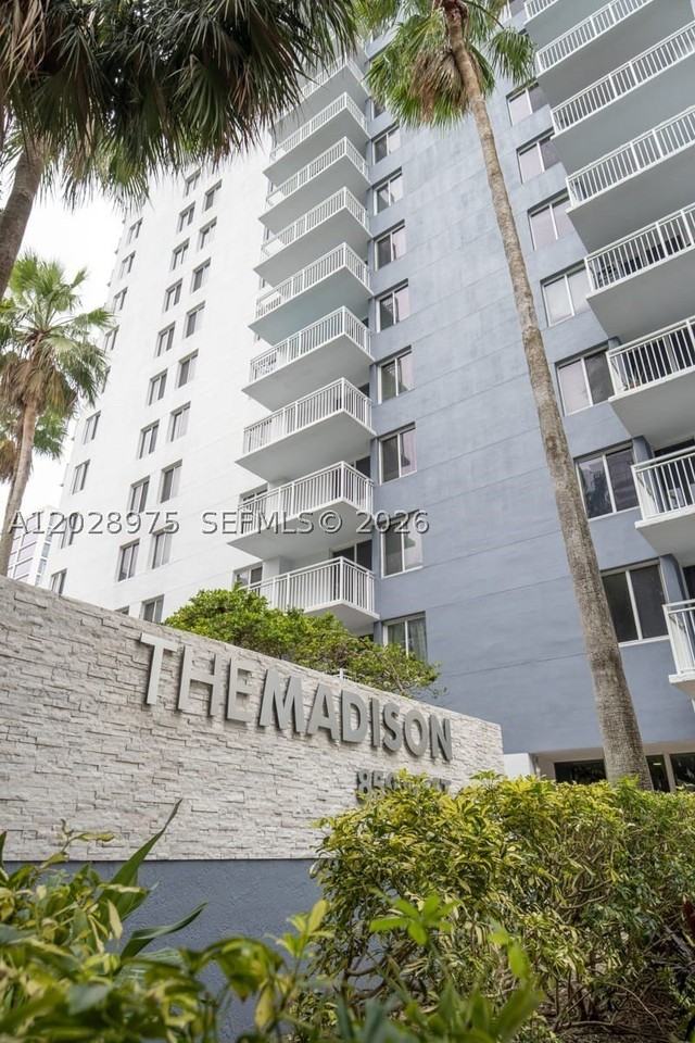 800 N Miami Ave #E906 - Photo 2 of 28