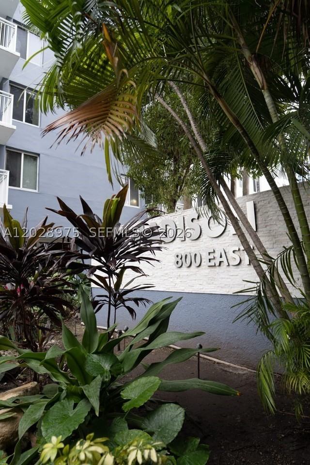 800 N Miami Ave #E906 - Photo 3 of 28