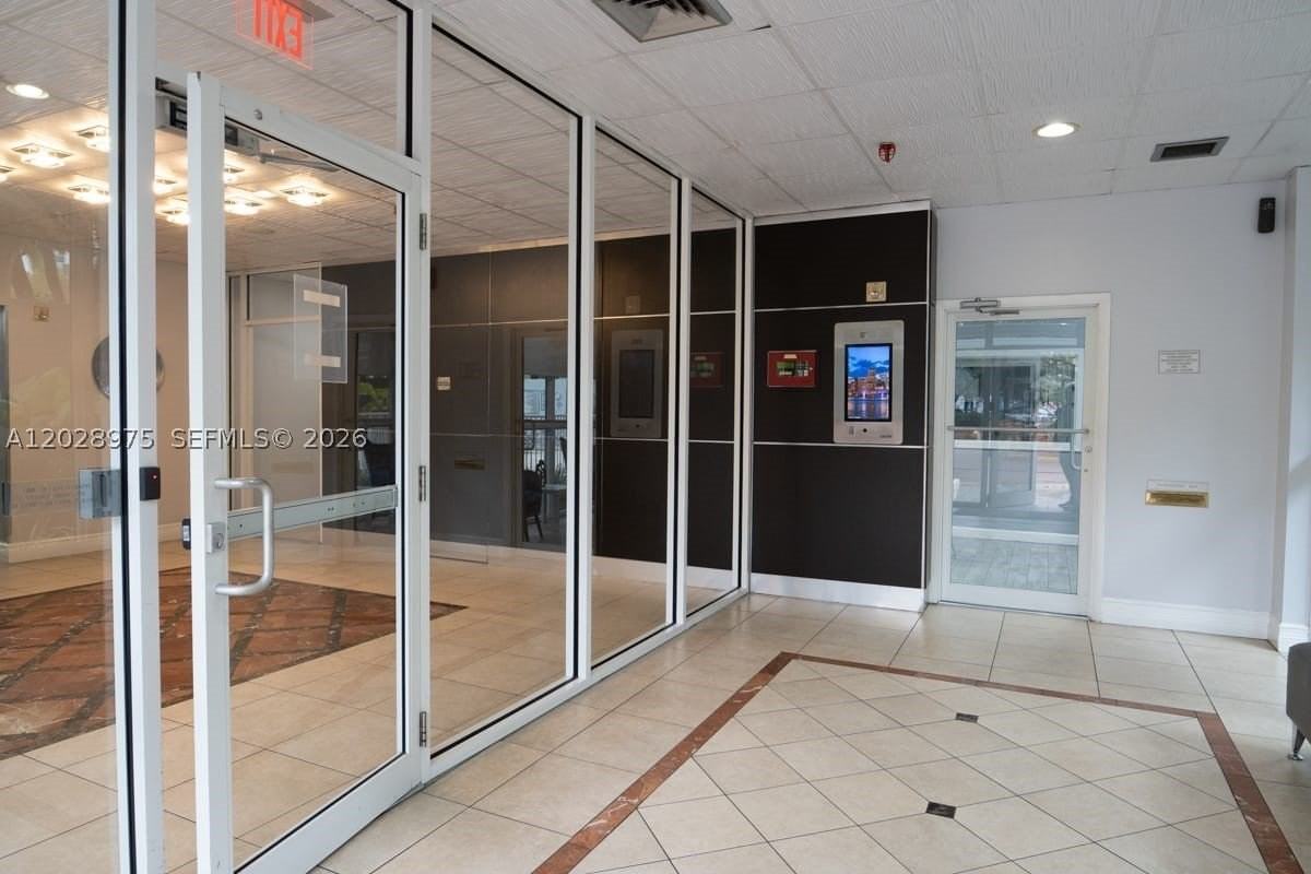 800 N Miami Ave #E906 - Photo 6 of 28