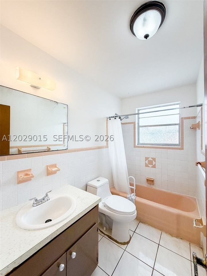 1401 Grant St #3 - Photo 3 of 12