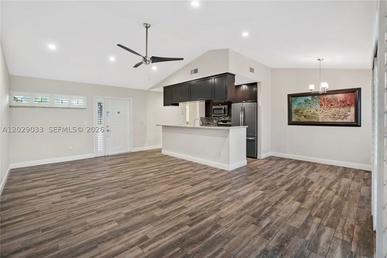 349 Nw 94th Ter - Photo 2 of 11