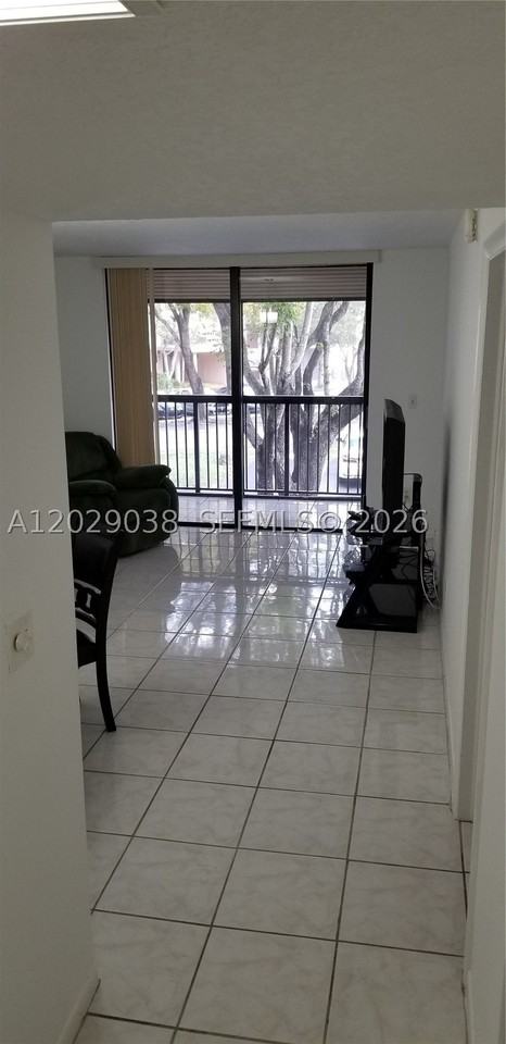 14201 N Kendall Dr #212D