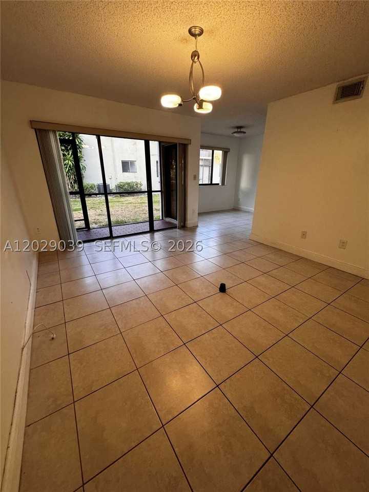 9741 Sw 138th Ave #ID1R - Photo 7 of 22