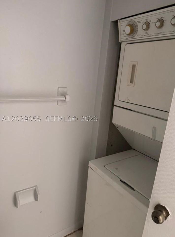 2512 Nw 52nd Ave #22B - Photo 3 of 12