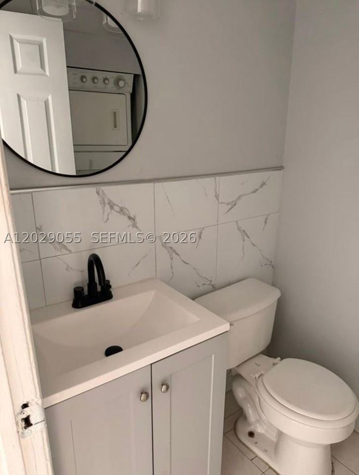 2512 Nw 52nd Ave #22B - Photo 5 of 12