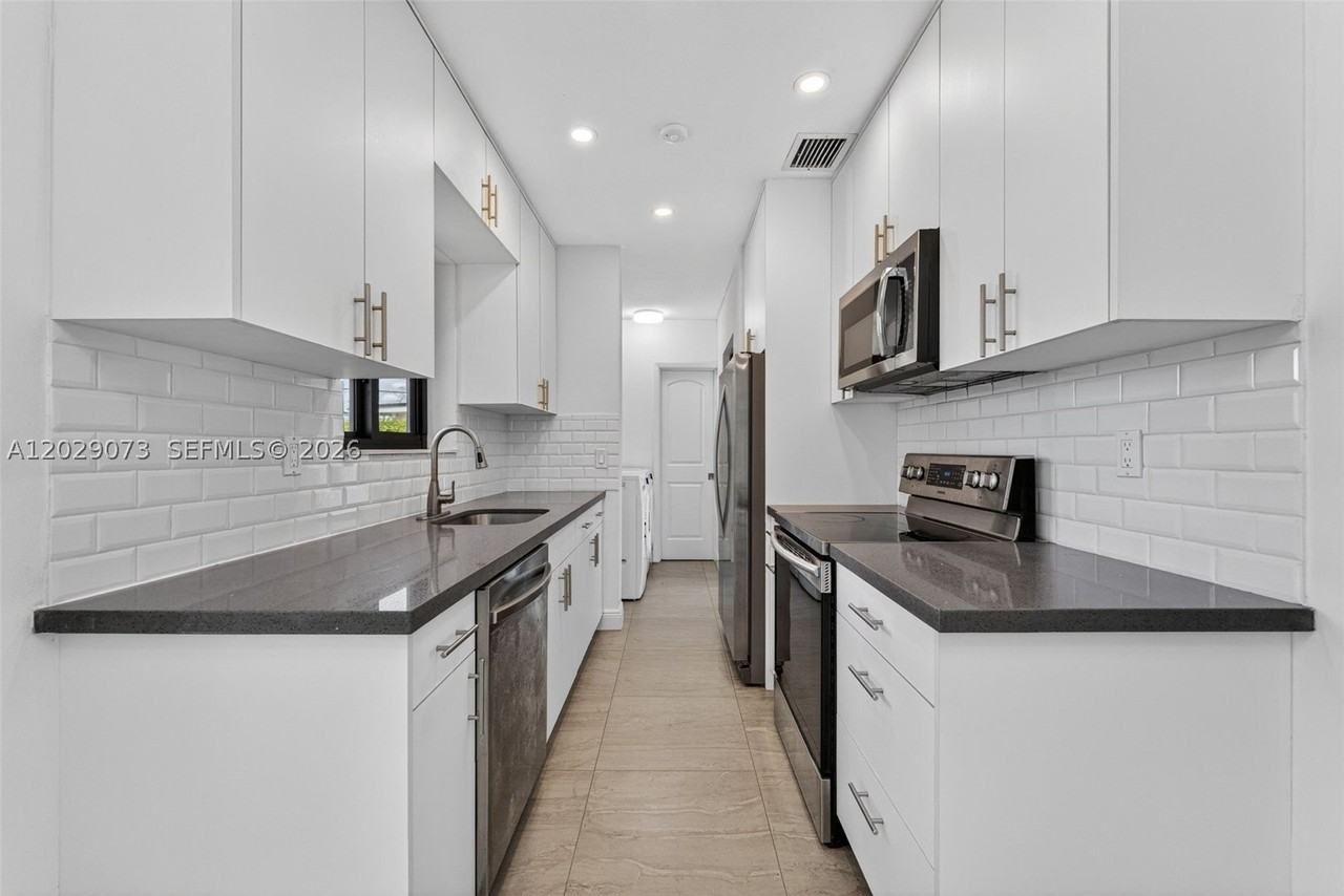 680 W 50th Pl - Photo 3 of 24