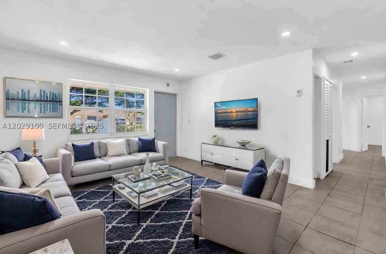 11790 Sw 34th St - Photo 5 of 50