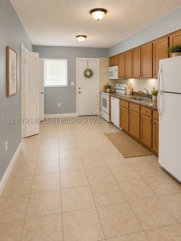 701 Sw 1st St #1 - Photo 2 of 10