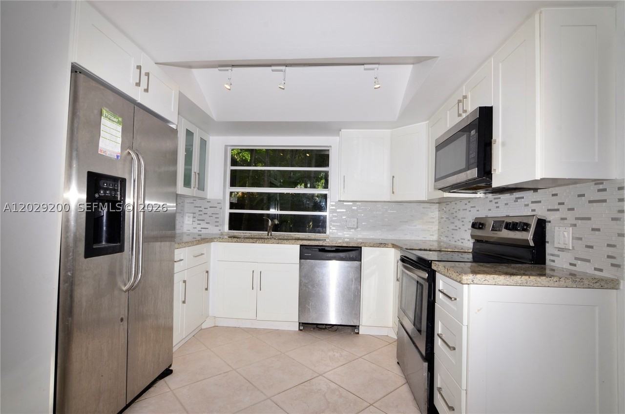 13224 Sw 111th Ter #5-3 - Photo 3 of 20