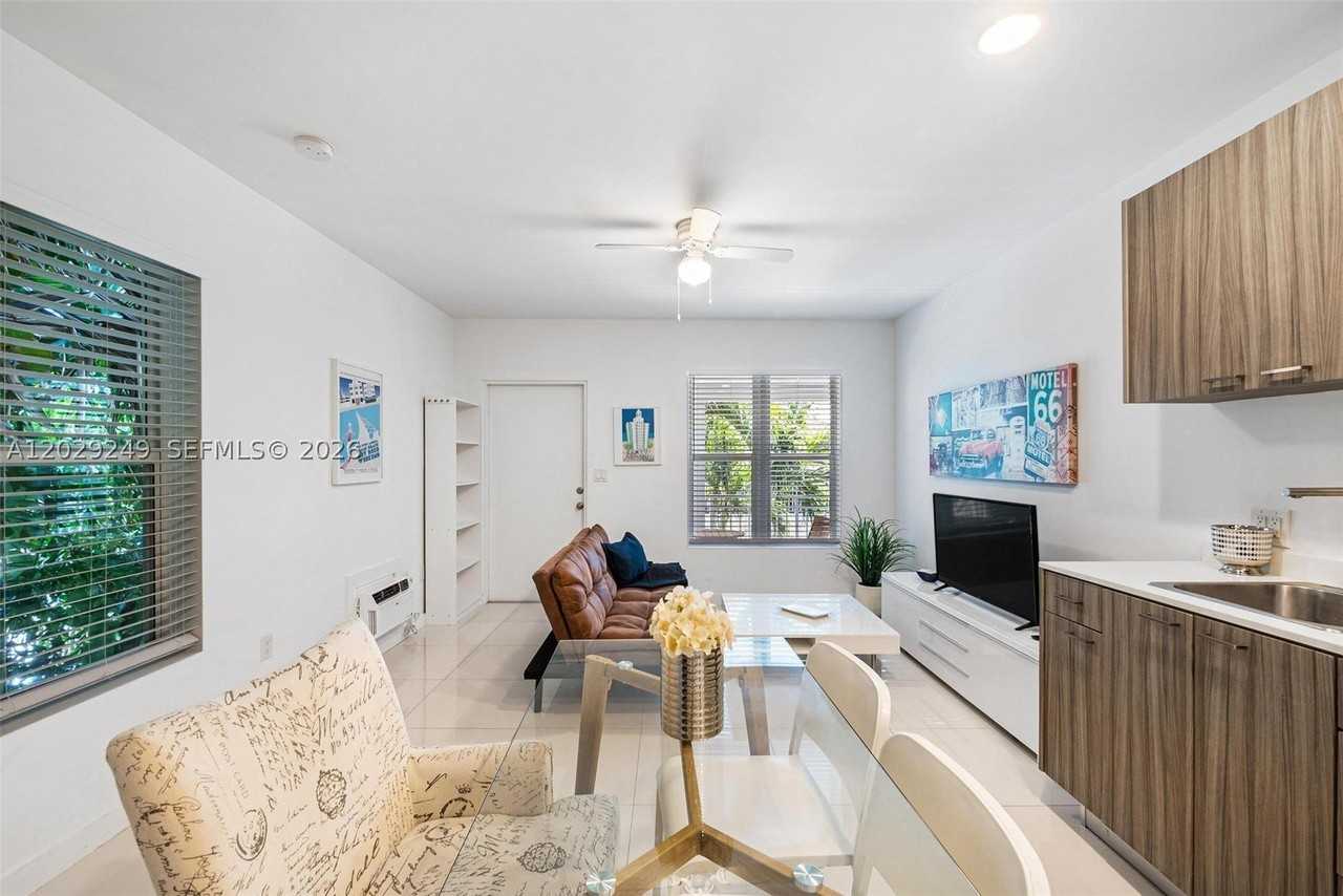 1419 West Ave #201 - Photo 6 of 19