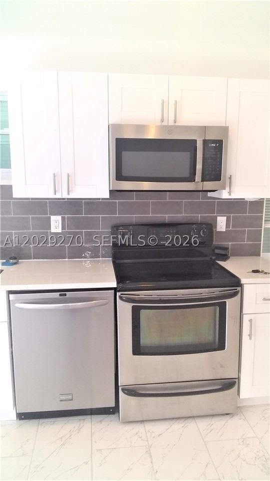 710 52nd St - Photo 2 of 31
