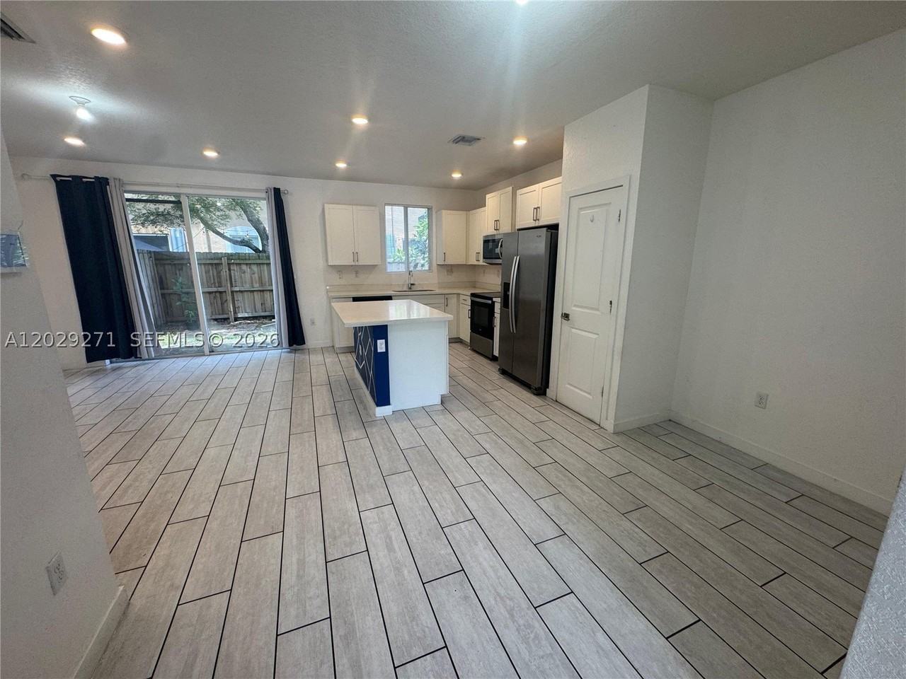 1048 Se 23rd Ter - Photo 6 of 12