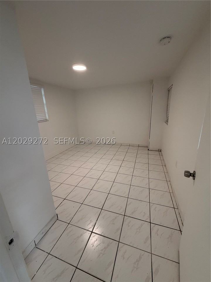2420 Nw 31st St #3 - Photo 6 of 10