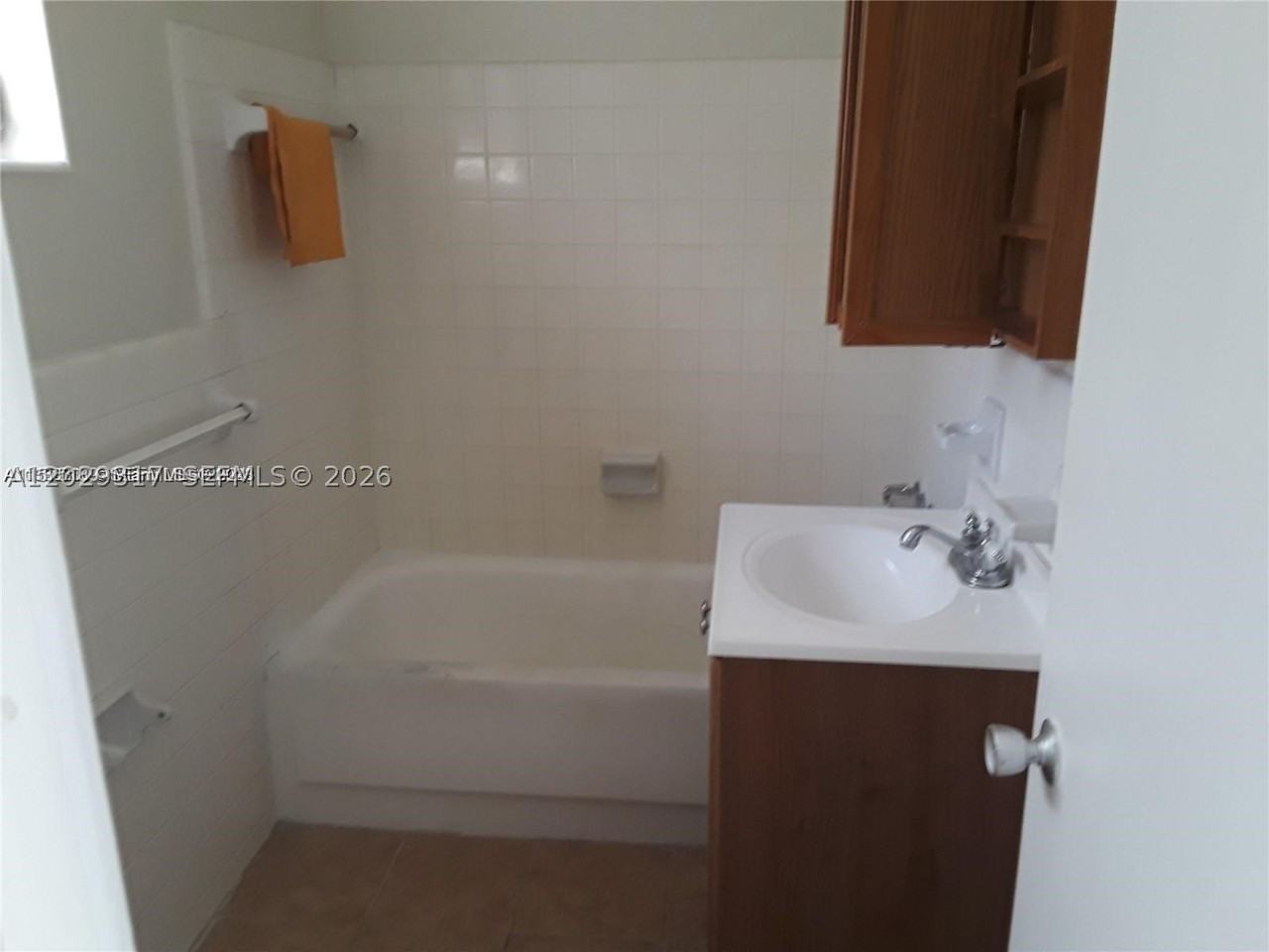 236 Madeira Ave #6 - Photo 7 of 7