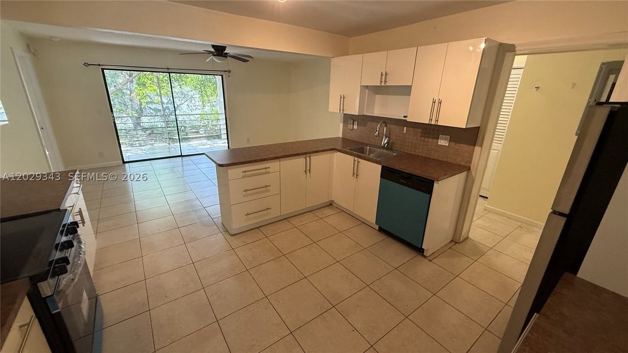 3199 Coral Hills Dr #3 - Photo 6 of 22