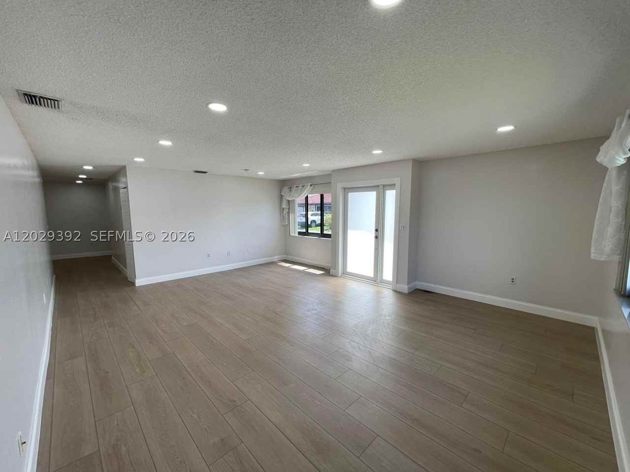 1727 Sw 136th Pl - Photo 3 of 16
