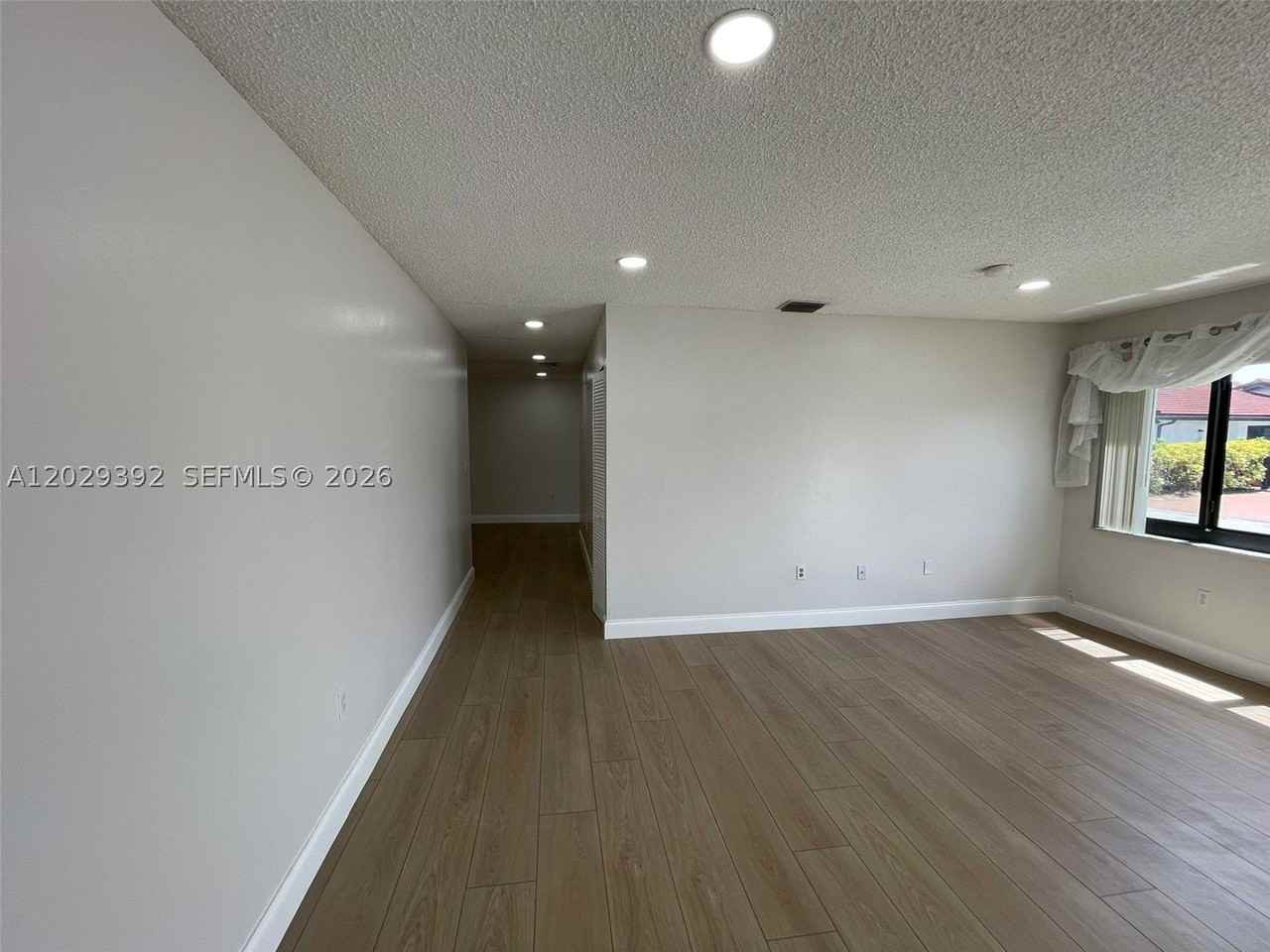 1727 Sw 136th Pl - Photo 4 of 16
