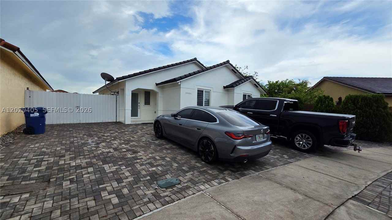 14484 Sw 179th Ln #14484 - Photo 3 of 32