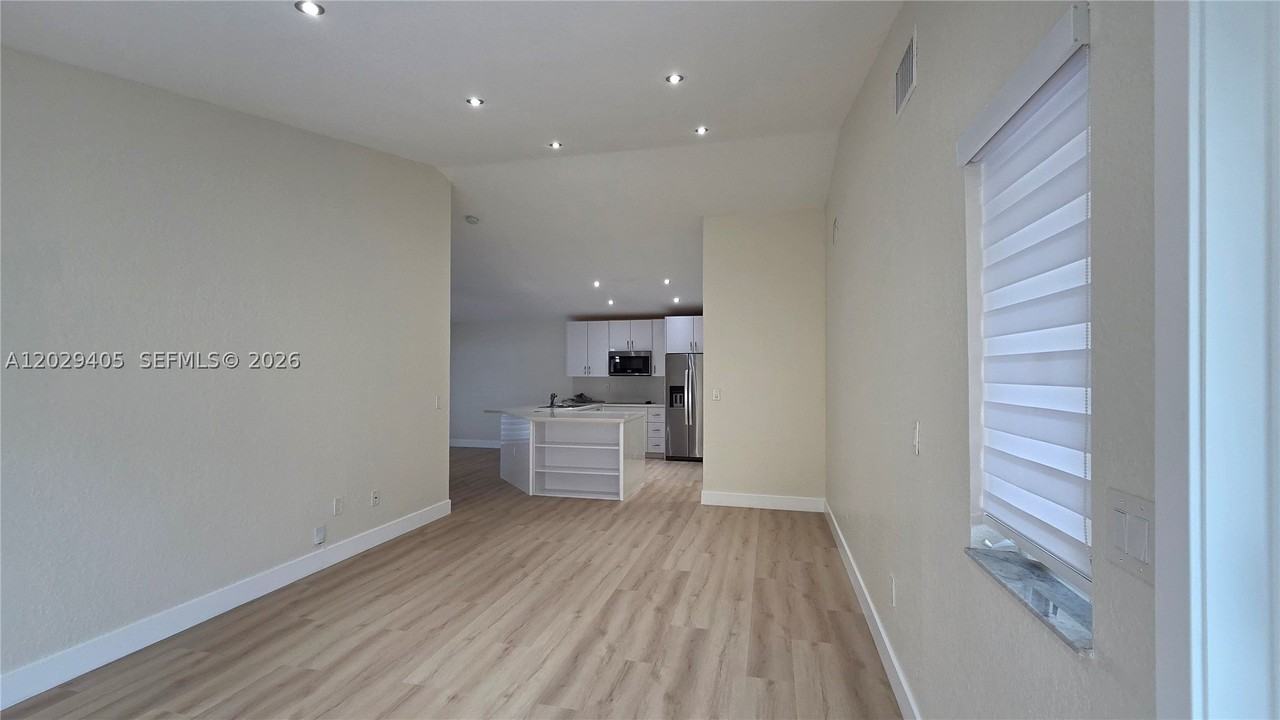 14484 Sw 179th Ln #14484 - Photo 4 of 32