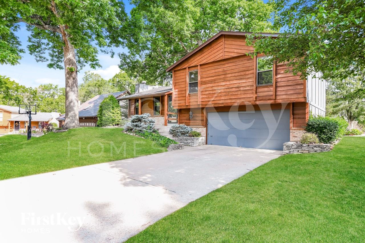2 Forest Glade Ct - Photo 2 of 15