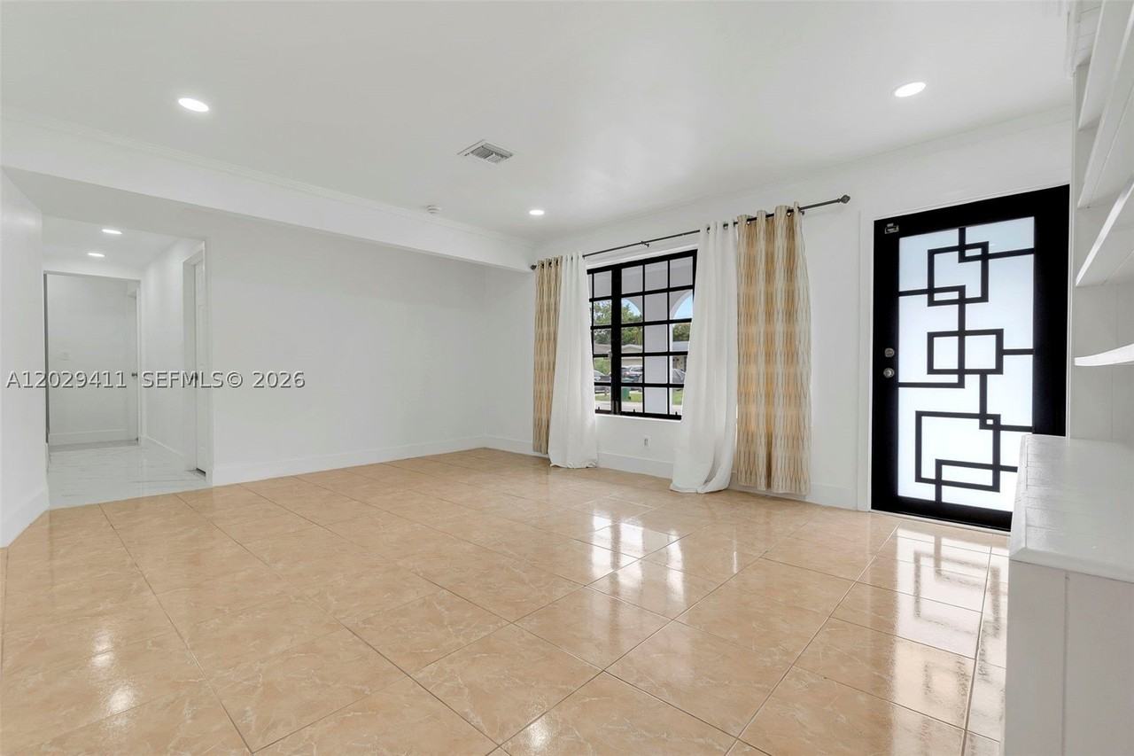 6101 Sw 24th St #1 - Photo 3 of 23