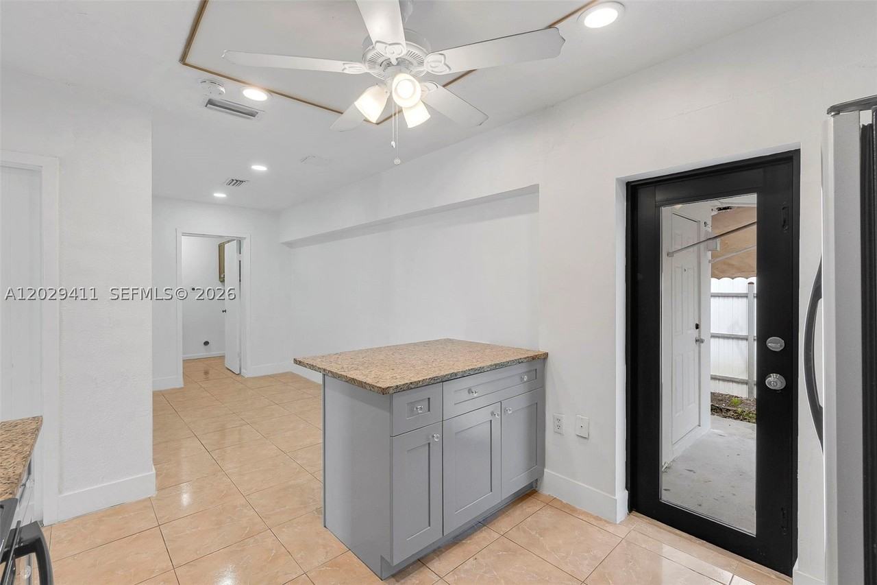 6101 Sw 24th St #1 - Photo 6 of 23
