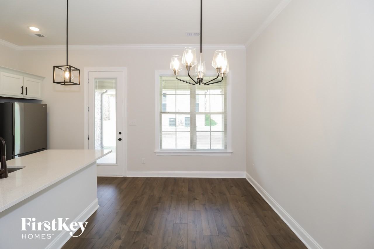 7406 Lost Grove Ln - Photo 5 of 15