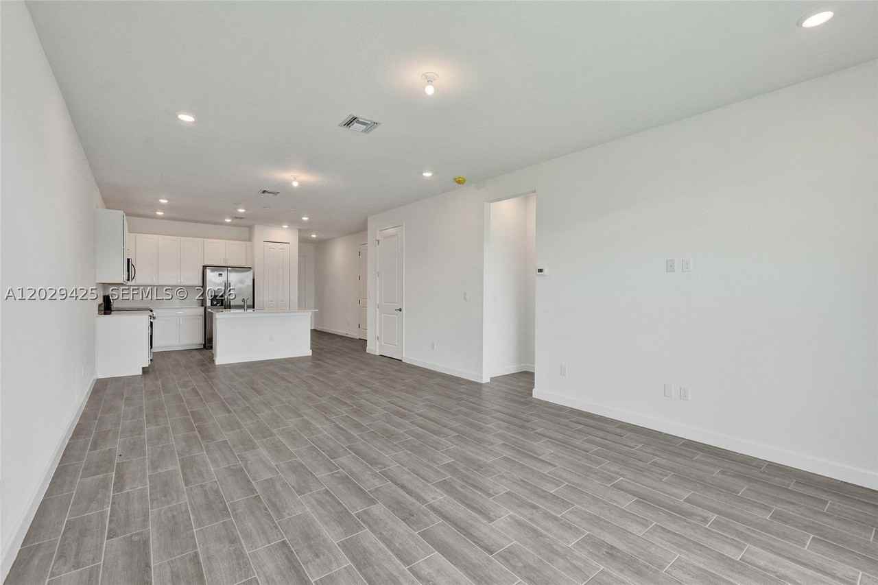 3777 Harborside Ave - Photo 7 of 50