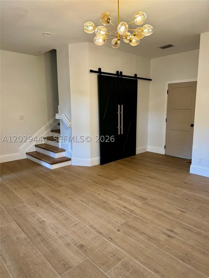 1873 Nw 12th St - Photo 3 of 31