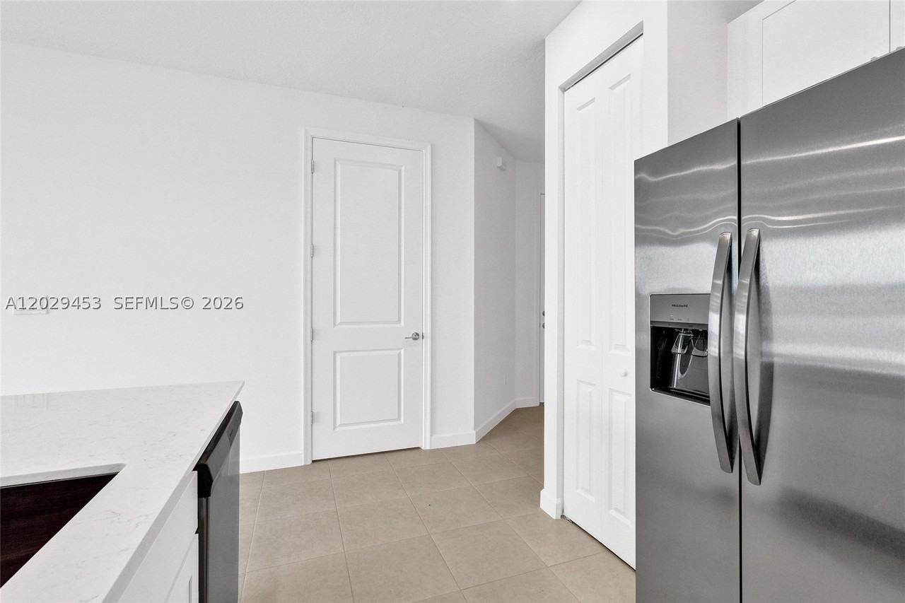 3766 Harborside Ave - Photo 4 of 50